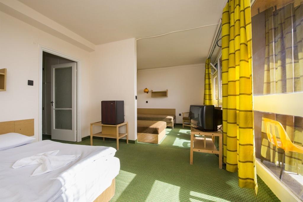 Hotel Napfeny بالاتوليلّي الغرفة الصورة